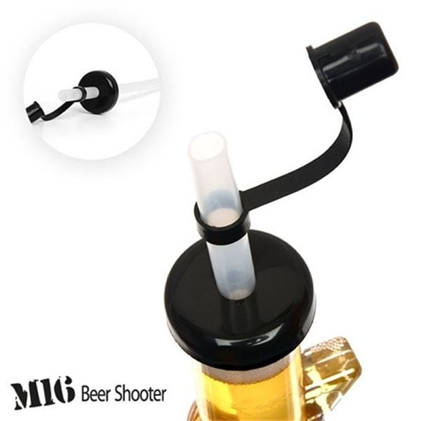 M-16 Beer Shooter: Gun Shaped Beer Flask